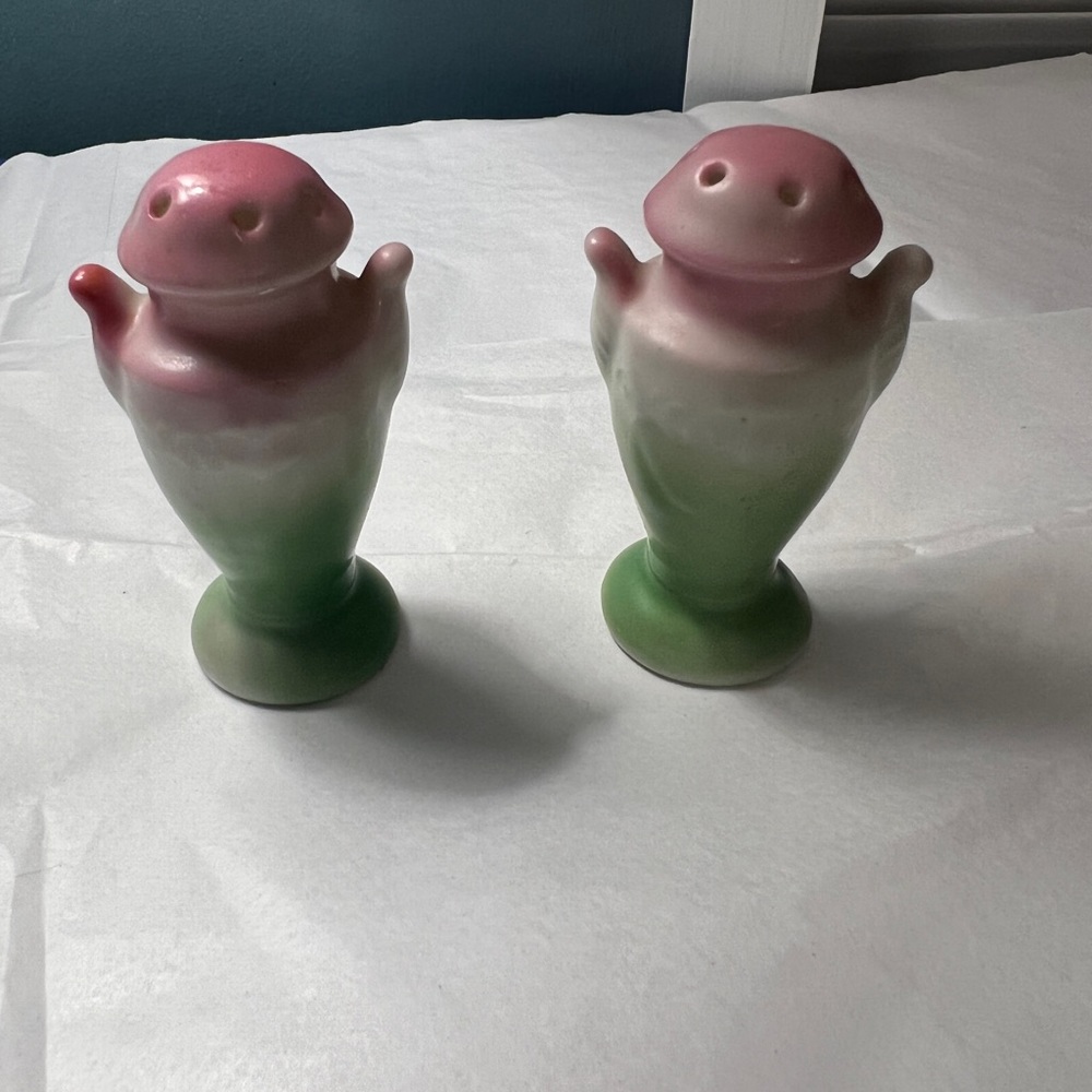 Vintage Pink and Green Urn Salt and Pepper Shakers. Made in Japan.Approx 3” tall